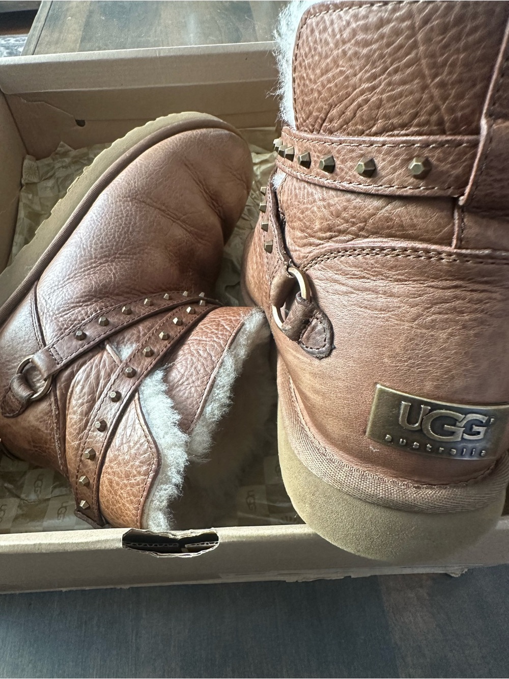 UGG Emersen Brown Leather Studded Ankle Boots Sz 10⁠